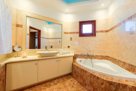 Akrotiri Apartments