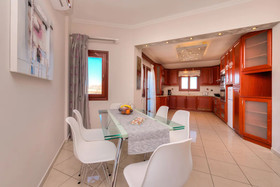 Akrotiri Apartments