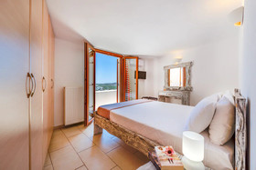 Akrotiri Apartments