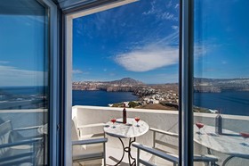 Apanemo Hotel And Suites