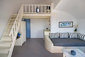 Apanemo Hotel And Suites