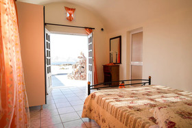 Villa Iliovasilema Santorini