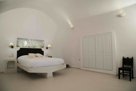 Dimitrios Cave House