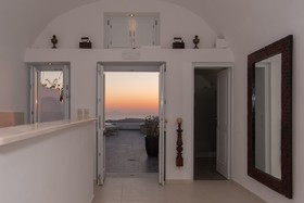 Dimitrios Cave House