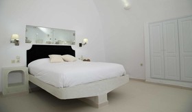 Dimitrios Cave House
