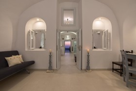 Dimitrios Cave House
