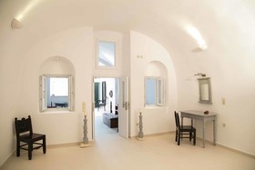Dimitrios Cave House