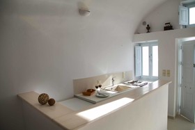 Dimitrios Cave House