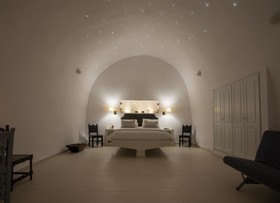 Dimitrios Cave House