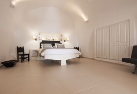 Dimitrios Cave House