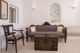 Dimitrios Cave House