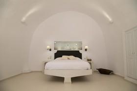 Dimitrios Cave House