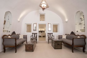 Dimitrios Cave House