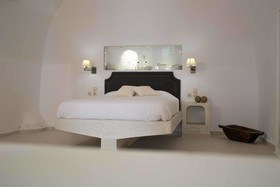 Dimitrios Cave House
