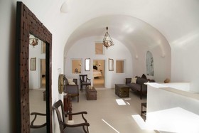 Dimitrios Cave House