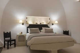 Dimitrios Cave House