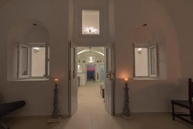 Dimitrios Cave House