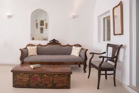 Dimitrios Cave House