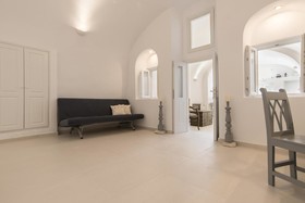 Dimitrios Cave House