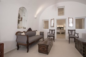 Dimitrios Cave House