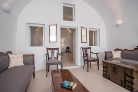 Dimitrios Cave House