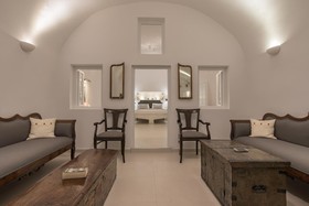 Dimitrios Cave House