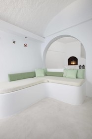 Abyssanto Suites & Spa