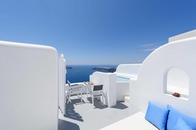 Abyssanto Suites & Spa