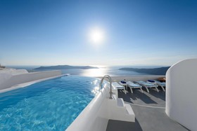 Abyssanto Suites & Spa
