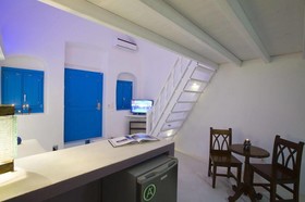 Abyssanto Suites & Spa