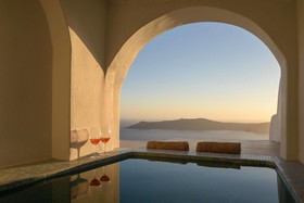 Abyssanto Suites & Spa