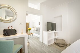 Amoramelia Suites