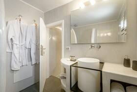 Amoramelia Suites