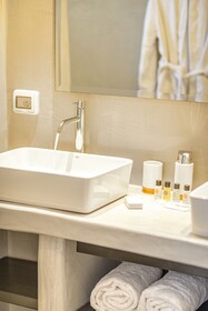 Amoramelia Suites