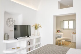 Amoramelia Suites