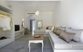 Amara Suites Santorini