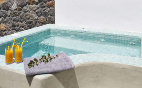Amara Suites Santorini