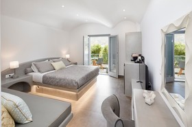 Amara Suites Santorini