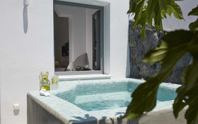 Amara Suites Santorini
