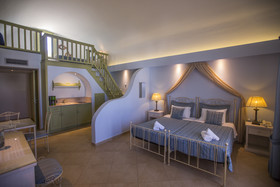 Anassa Hotel