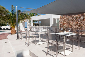 Mar 'n' Mar Crown Hotel and Suites