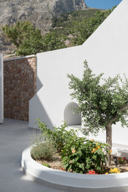 Mar 'n' Mar Crown Hotel and Suites