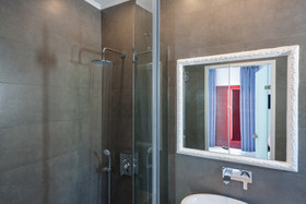 Mar 'n' Mar Crown Hotel and Suites