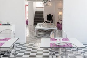 Mar 'n' Mar Crown Hotel and Suites