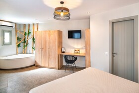 Fomithea Hotel