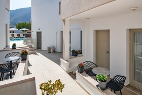 Fomithea Hotel