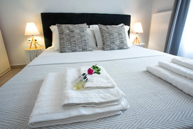 Harmonia House