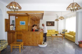 Kamari Blu Boutique Hotel
