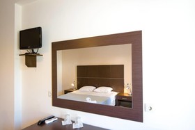 Kamari Blu Boutique Hotel