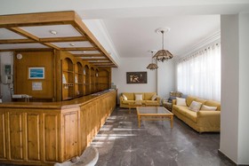 Kamari Blu Boutique Hotel